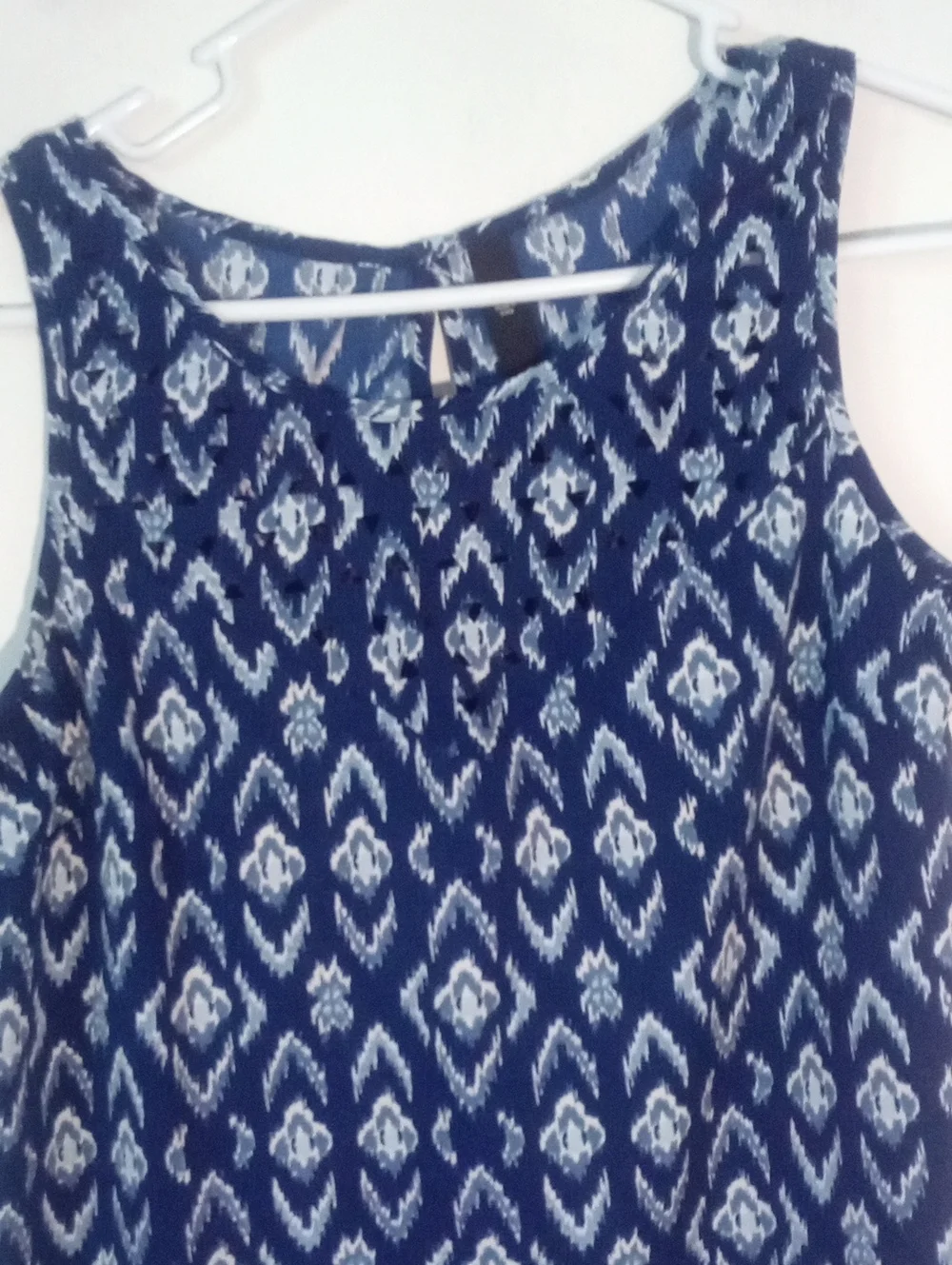Jessica Simpson Sleeveless Navy Ikat Print Tank Top Small EUC